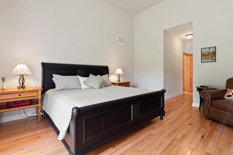 1050 Mackenzie Pl, Wheaton, IL 60187 photo 16
