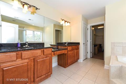 10 Clair Ct, Roselle, IL 60172 photo 14