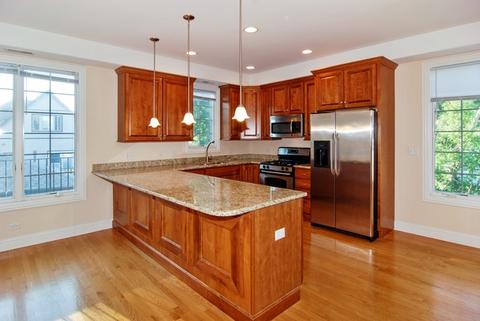 9535 Shields Ave, Brookfield, IL 60513 photo 4