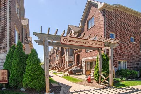 9535 Shields Ave, Brookfield, IL 60513 photo 1