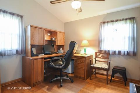 2016 Ash St, Des Plaines, IL 60018 photo 8