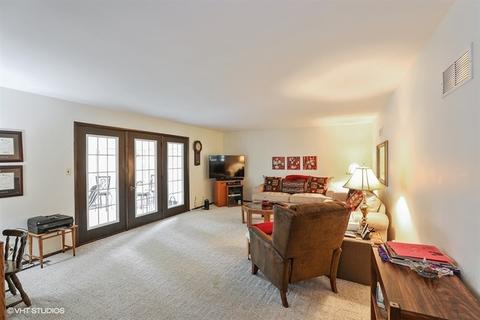 526 S Meadow Ln, Peotone, IL 60468 photo 9