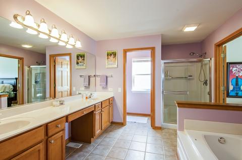 4251 Whitehall Ln, Algonquin, IL 60102 photo 9