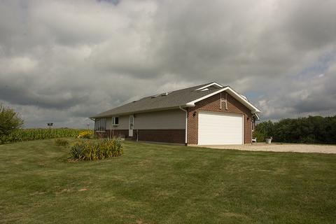 17233 Golding Rd, Thomson, IL 61285 photo 2