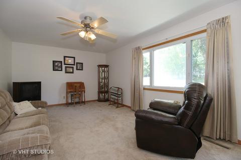 1143 Cecil Dr, Kankakee, IL 60901 photo 2