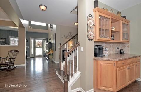 102 Norman Dr, Mchenry, IL 60050 photo 9