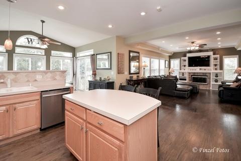 102 Norman Dr, Mchenry, IL 60050 photo 5
