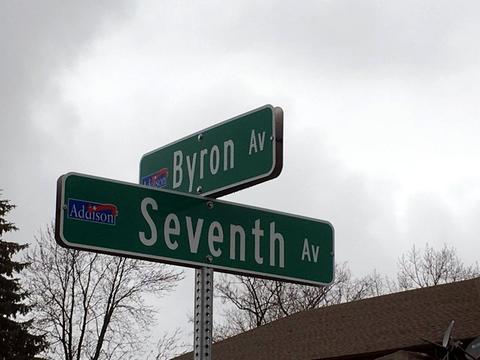 741 N Seventh Ave, Addison, IL 60101 photo 2