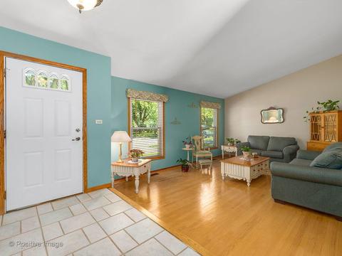 83 Foxcroft Rd, Naperville, IL 60565 photo 2