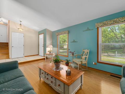 83 Foxcroft Rd, Naperville, IL 60565 photo 3
