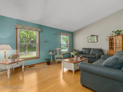 83 Foxcroft Rd, Naperville, IL 60565 photo 4