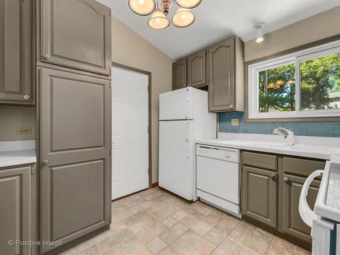 83 Foxcroft Rd, Naperville, IL 60565 photo 9