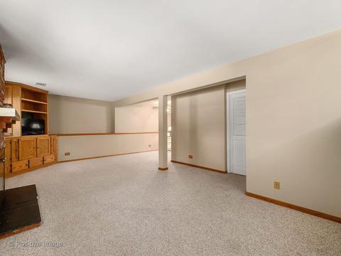 83 Foxcroft Rd, Naperville, IL 60565 photo 17