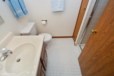 208 Brookside Ln #C, Willowbrook, IL 60527 photo 8