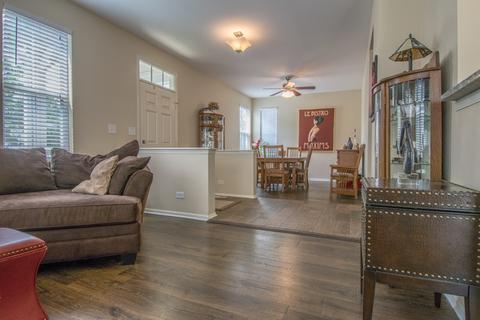 501 Horizon Dr, Bartlett, IL 60103 photo 4