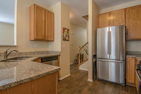 501 Horizon Dr, Bartlett, IL 60103 photo 7