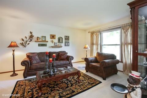821 Providence Dr, Algonquin, IL 60102 photo 4