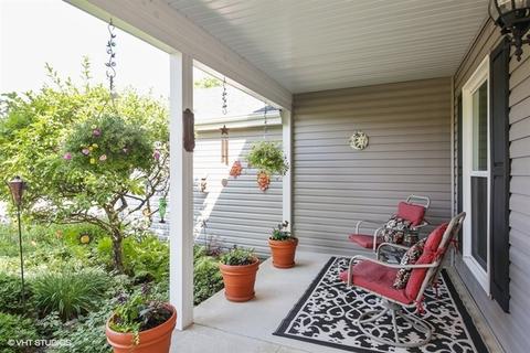 821 Providence Dr, Algonquin, IL 60102 photo 2