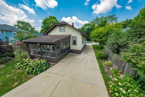 1032 5th St, Aurora, IL 60505 photo 3
