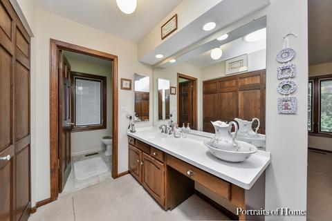 1215 Creekside Dr, Wheaton, IL 60189 photo 11