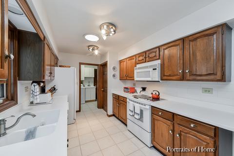 1215 Creekside Dr, Wheaton, IL 60189 photo 7
