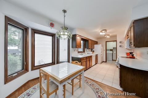 1215 Creekside Dr, Wheaton, IL 60189 photo 5