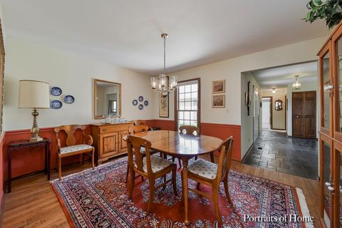 1215 Creekside Dr, Wheaton, IL 60189 photo 4