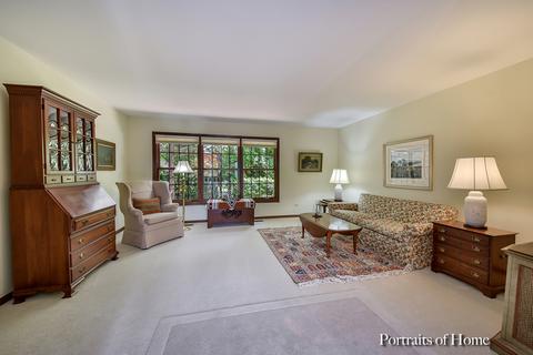1215 Creekside Dr, Wheaton, IL 60189 photo 3