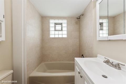 1086 Walter Ave, Des Plaines, IL 60016 photo 9