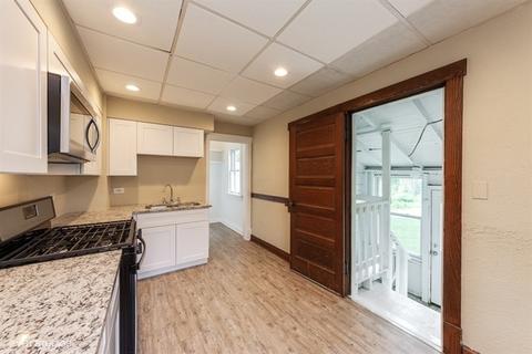 1086 Walter Ave, Des Plaines, IL 60016 photo 6