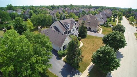 705 Fox Run Dr, Geneva, IL 60134 photo 3