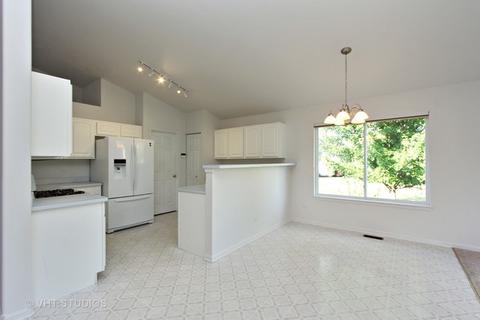 1912 Settlers Ct, Mchenry, IL 60050 photo 4