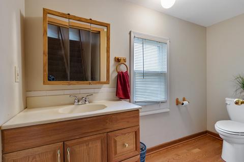384 Raymond St, Elgin, IL 60120 photo 9