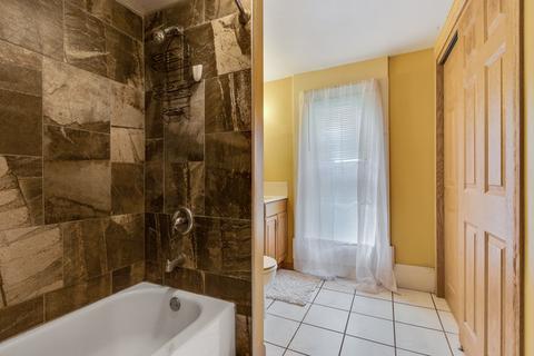 384 Raymond St, Elgin, IL 60120 photo 13