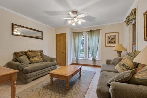 384 Raymond St, Elgin, IL 60120 photo 4