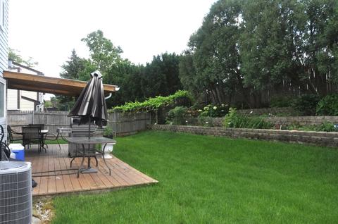 744 Berwick Pl, Roselle, IL 60172 photo 20