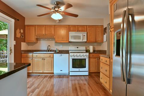 1011 W Essel Ct, Wheaton, IL 60189 photo 5