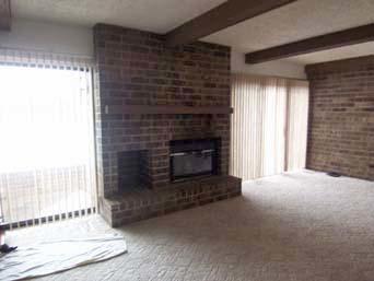104 Kenneth Cir, Elgin, IL 60120 photo 4