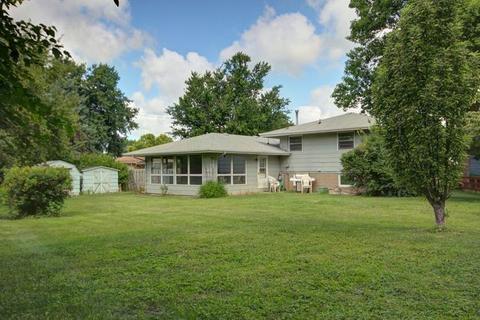 313 Highland Dr, Rantoul, IL 61866 photo 6