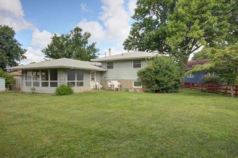313 Highland Dr, Rantoul, IL 61866 photo 5
