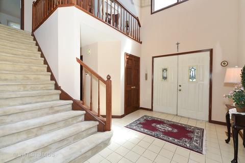743 Red Oak Dr, Bartlett, IL 60103 photo 2