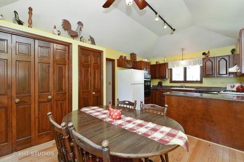 743 Red Oak Dr, Bartlett, IL 60103 photo 6