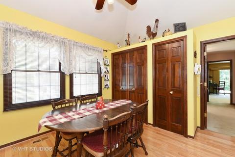 743 Red Oak Dr, Bartlett, IL 60103 photo 7