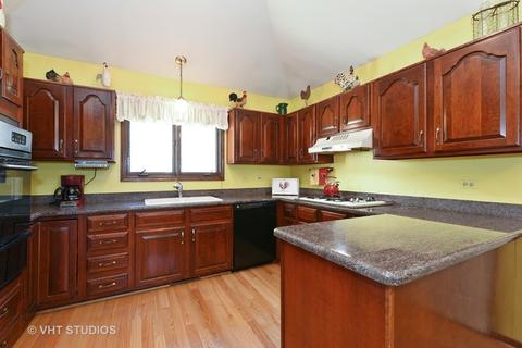 743 Red Oak Dr, Bartlett, IL 60103 photo 5