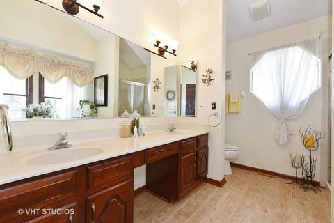 743 Red Oak Dr, Bartlett, IL 60103 photo 15