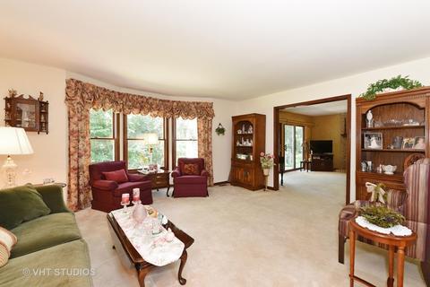 743 Red Oak Dr, Bartlett, IL 60103 photo 4