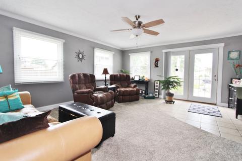 1348 Park Blvd, Morris, IL 60450 photo 3