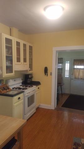 406 Wilcox St, Joliet, IL 60435 photo 4