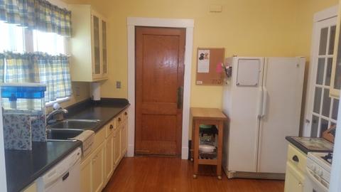 406 Wilcox St, Joliet, IL 60435 photo 2