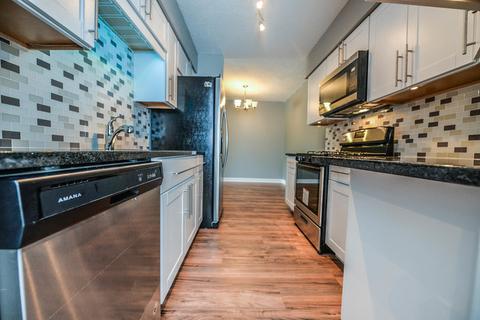 1500 Robin Cir #119, Hoffman Estates, IL 60169 photo 7